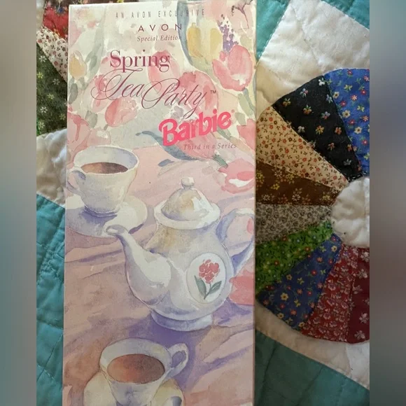 Vintage 1997 AVON SPRING TEA BARBIE MATTEL - Picture 2 of 4